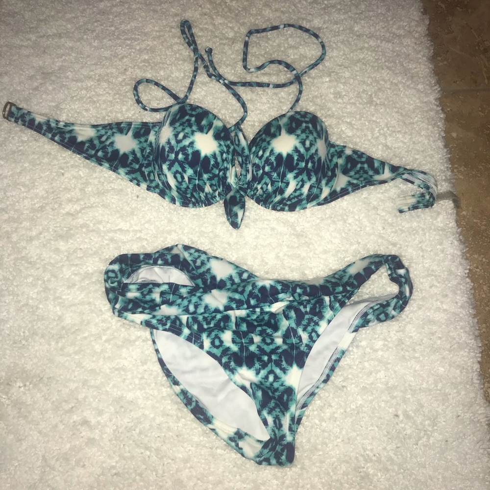 VS Push-up Bikini Size 34B/S